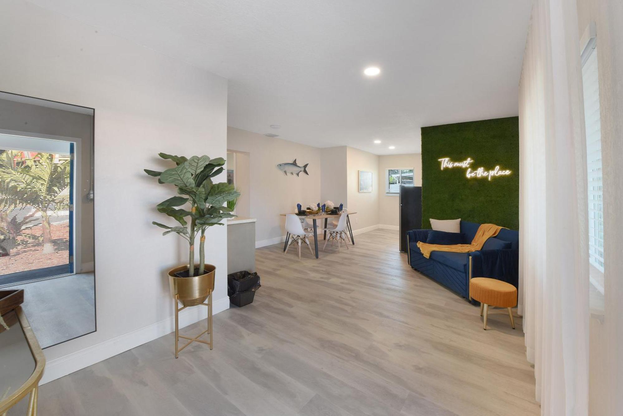 Palm Cove Motel Клиъруотър Екстериор снимка
