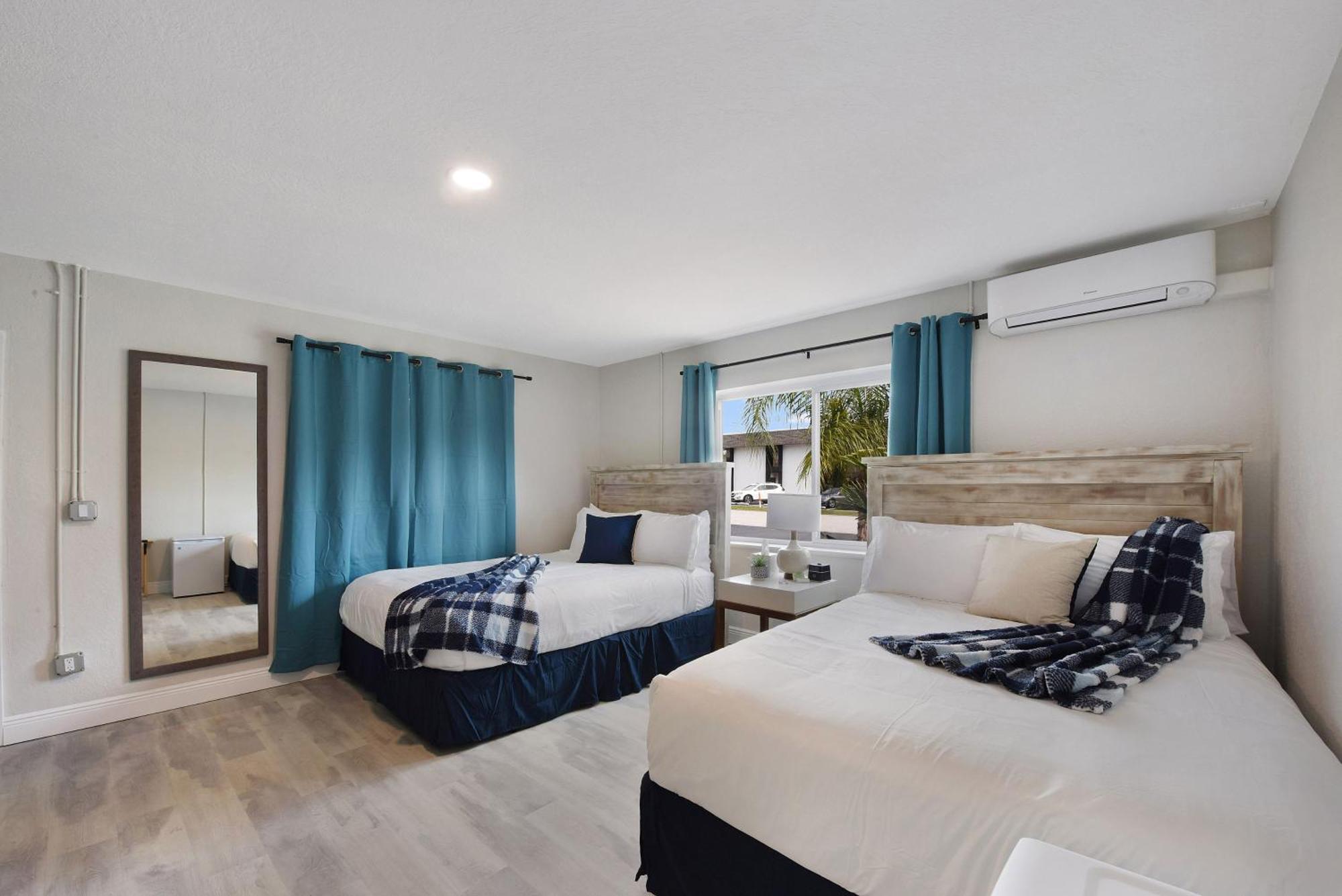 Palm Cove Motel Клиъруотър Екстериор снимка