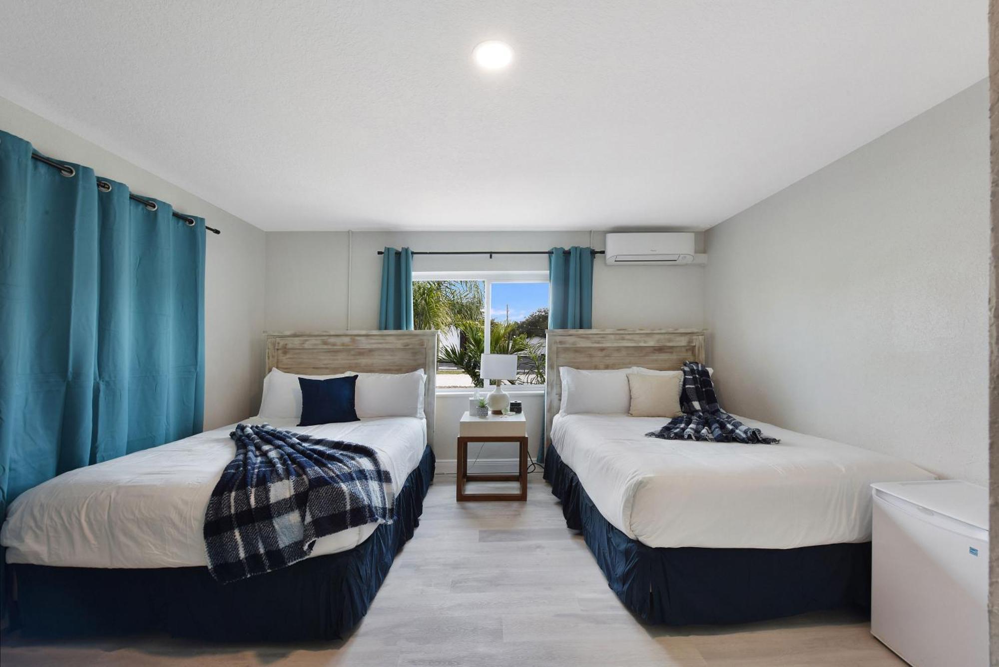 Palm Cove Motel Клиъруотър Екстериор снимка