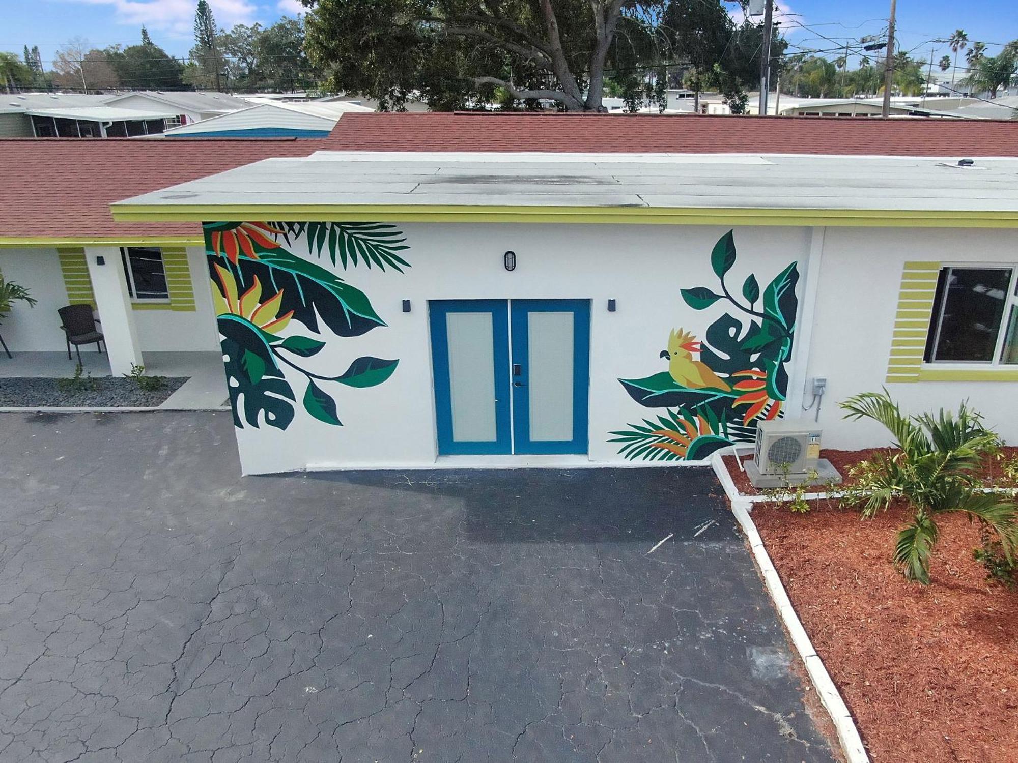 Palm Cove Motel Клиъруотър Екстериор снимка